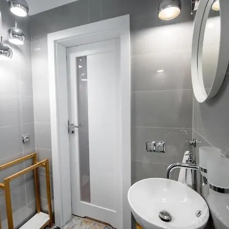 Large Home, Sauna, Whirlpool