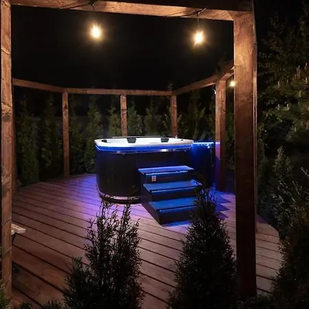 Large Home, Sauna, Whirlpool *