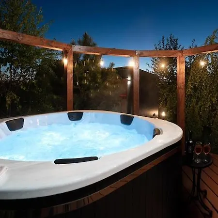 Large Home, Sauna, Whirlpool Mielenko